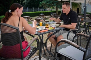 Snídaně na terase hosté